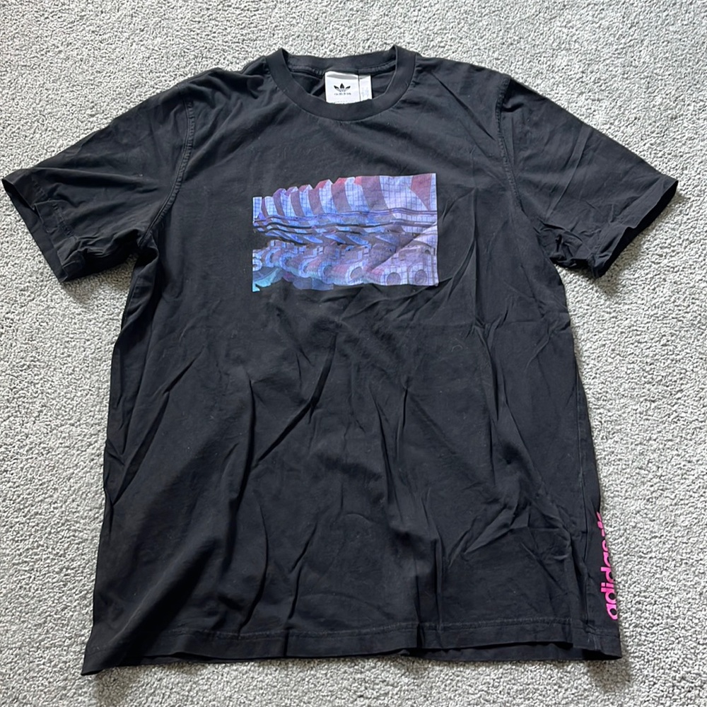 Adidas T-Shirt - L